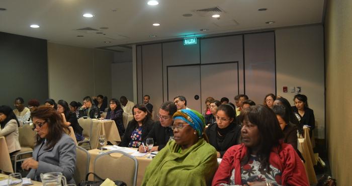 Imagen del público asistente a la actividad, en su mayoría representantes de organizaciones afroperuanas.