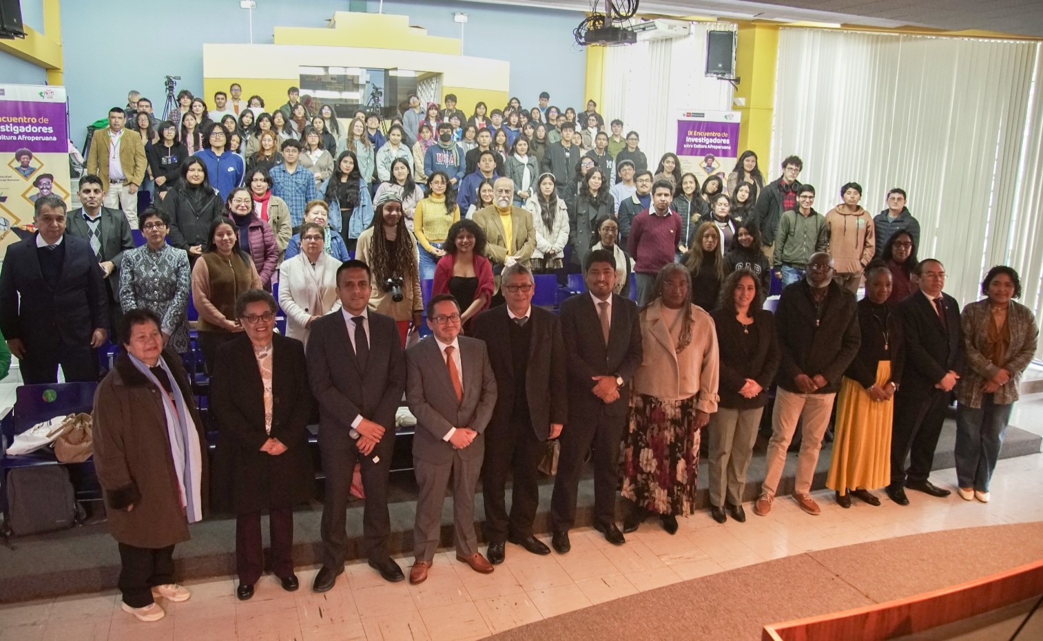 Fotografía final Encuentro Investigadores